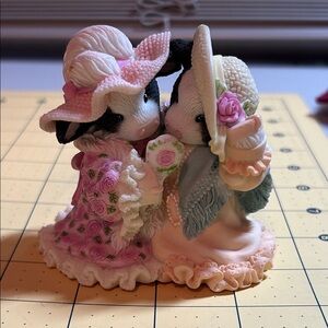 Mary’s Moo Moos Friendship Figurine